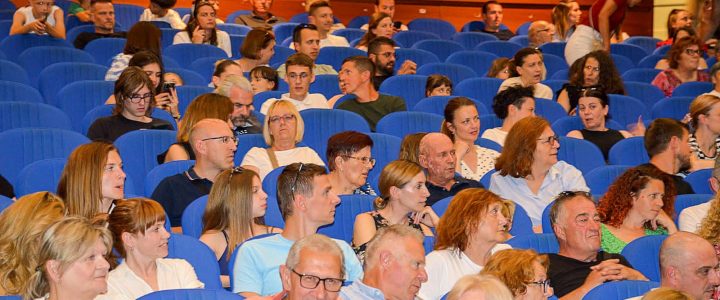 Scenski puls rasplesao i razigrao Pazin