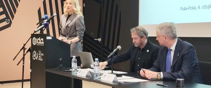 Potpisan ugovor o sufinanciranju obnove velike koncertne dvorane Spomen doma Pazin